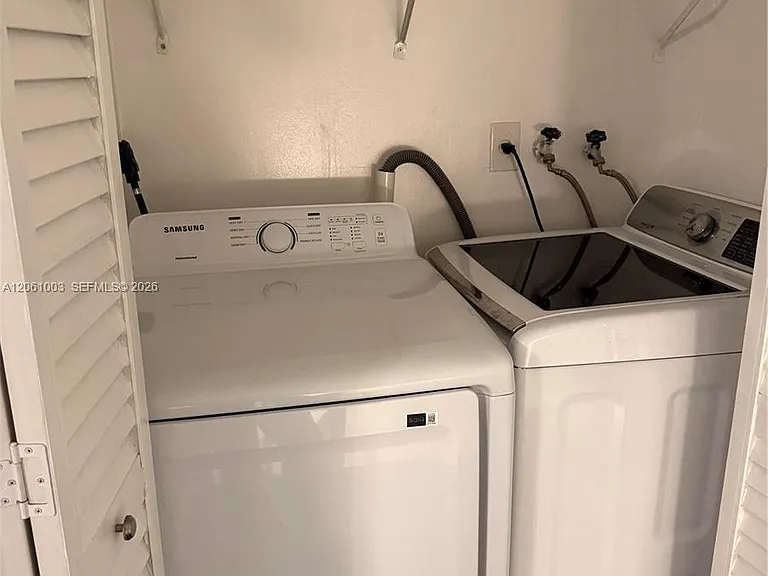 3246 N Pine Island Rd #101 — Photo 38