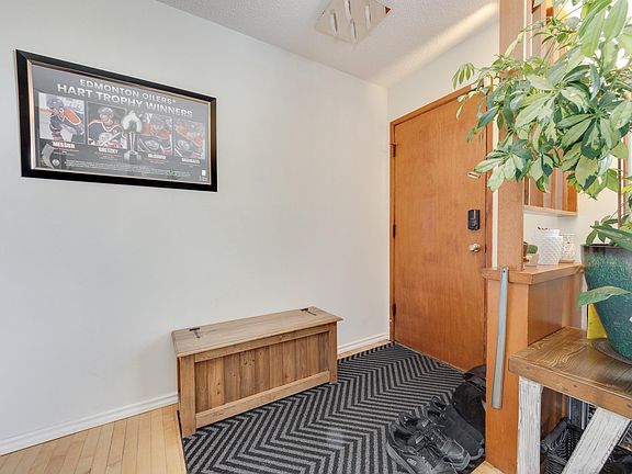 4th image of 10541 153rd St NW