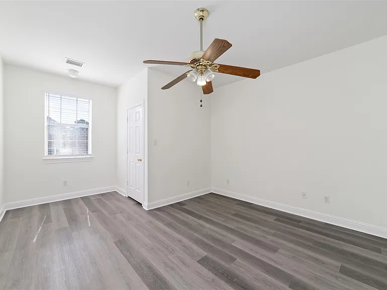 1408 S Friendswood Dr #804 — Photo 15