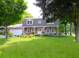 10S057 Alago Rd, Naperville, IL 60564