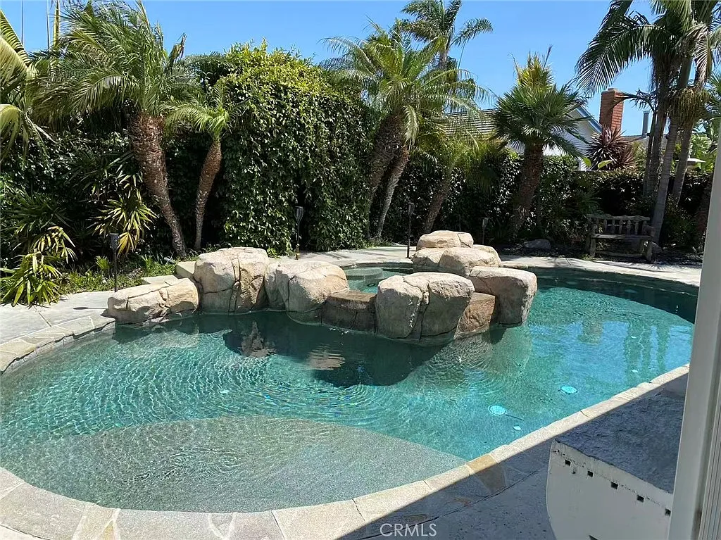 3 bed, 1344 sqft, $5,200 — Photo 4