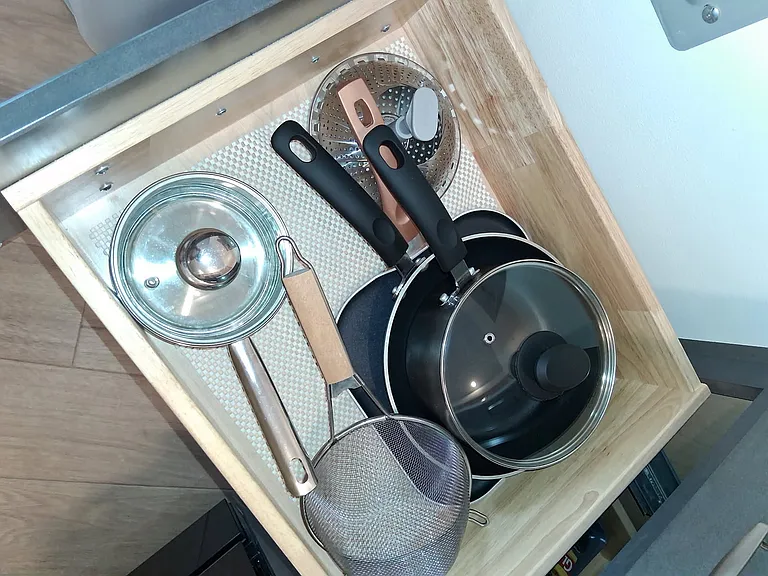 Pots + pans