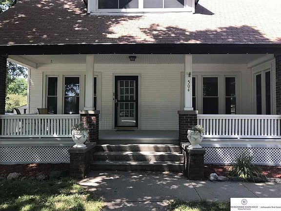 4th image of 504 E Military Ave