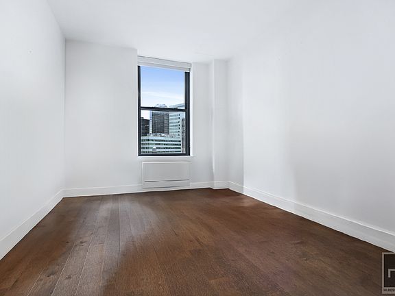 5th image of 25 Broad St #22A