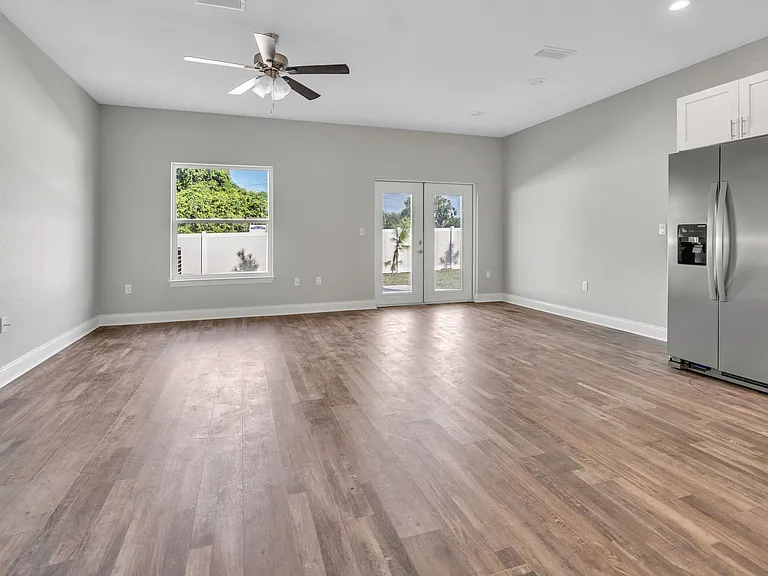 440 N 1st Ave — Photo 11