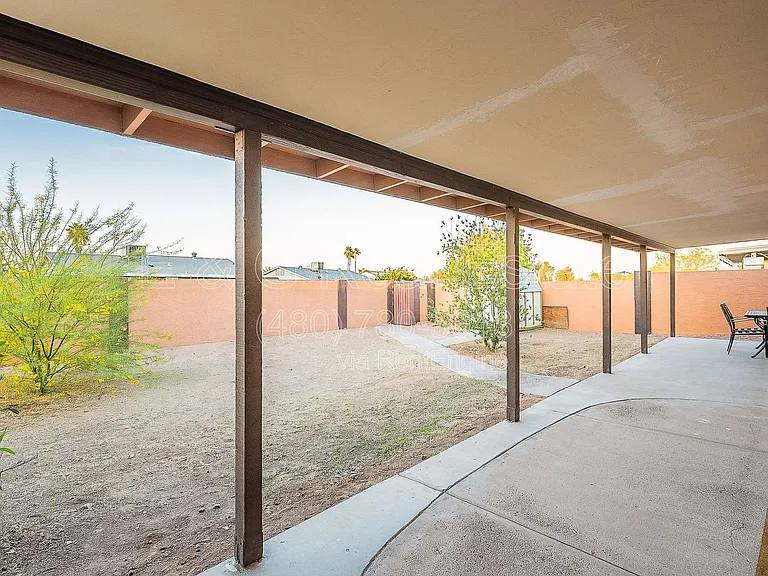 1022 W Apollo Ave — Photo 7