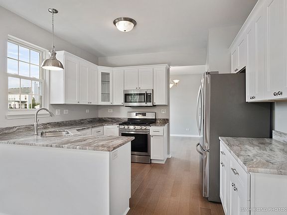 4th image of 2719 Leonard Ln