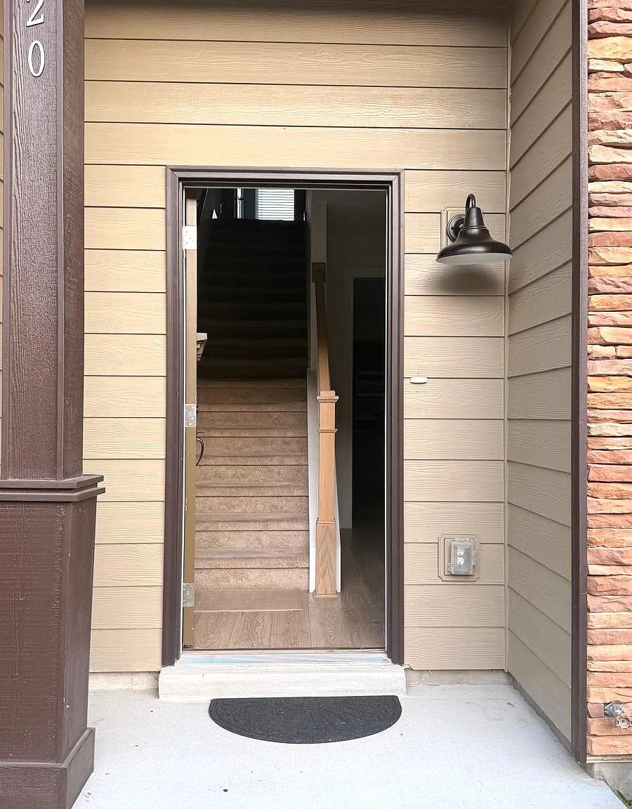 2 bed, 2.5 bath, 1364 sqft, $1,800 — Photo 3