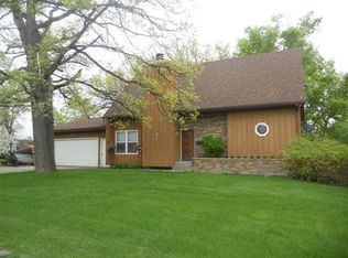 811 Groveland Ave, Crookston, MN 56716