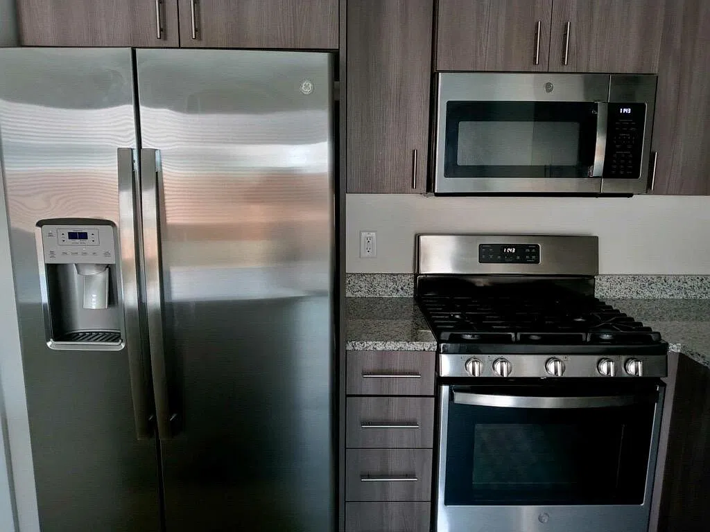 3 bed, 2.5 bath, 1408 sqft, $1,800 — Photo 4