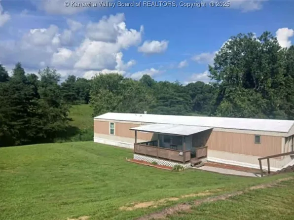 93 Aribas Ln, Cottageville, WV 25239