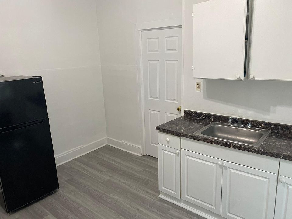 1st image of 463 S 10th Ave #463