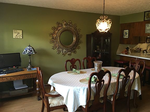 5th image of 235 Oak Dr