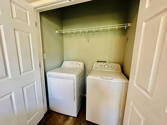 4th image of 103 Drayton Cir