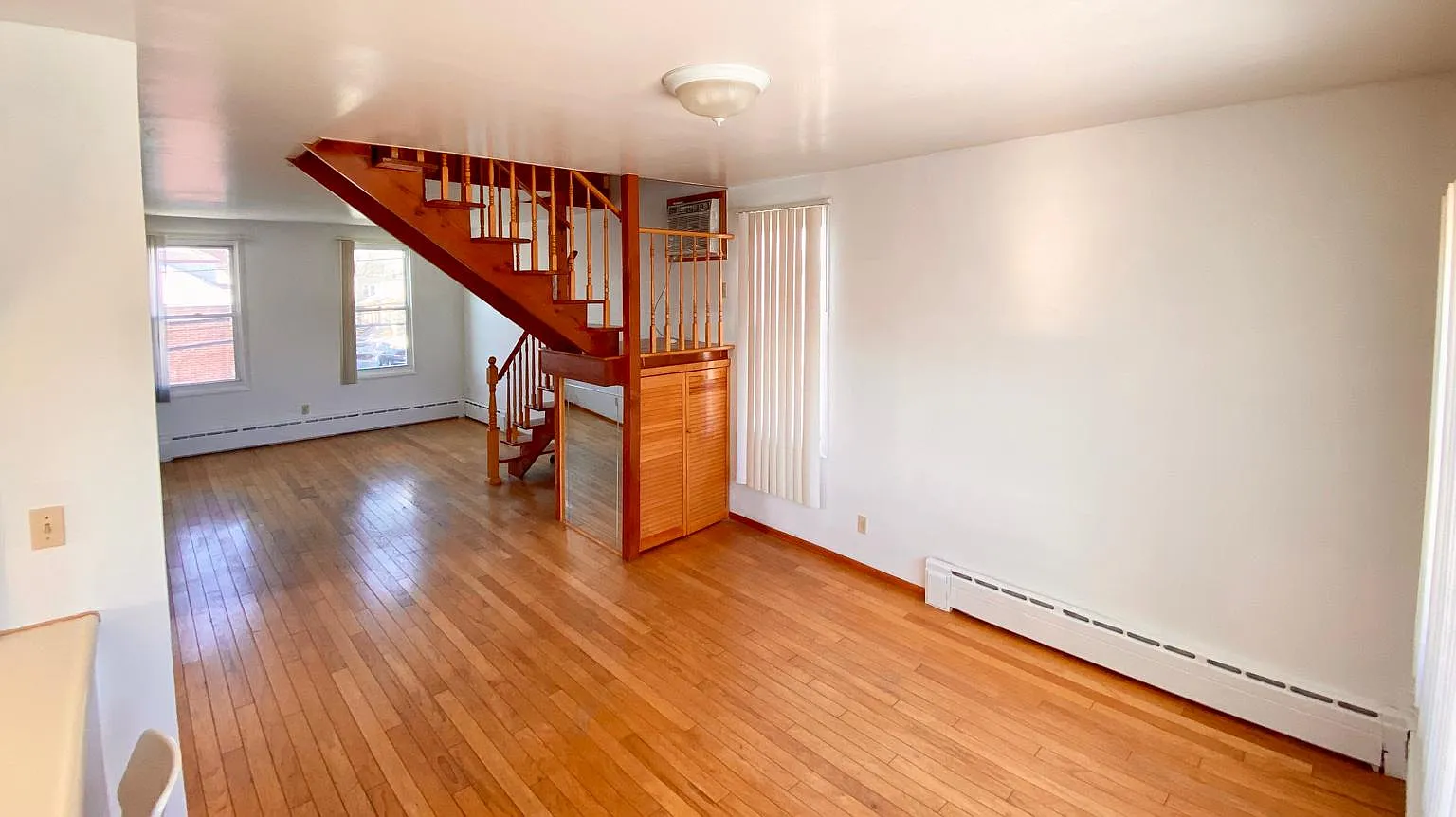 3 bed, 1800 sqft, $3,000 — Photo 2