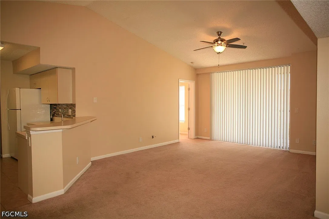 2 bed, 2.0 bath, 980 sqft, $1,499 — Photo 2