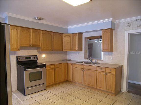 5th image of 106 3rd Jpv St