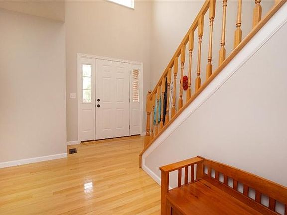 3rd image of 5929 Pepperridge Ct