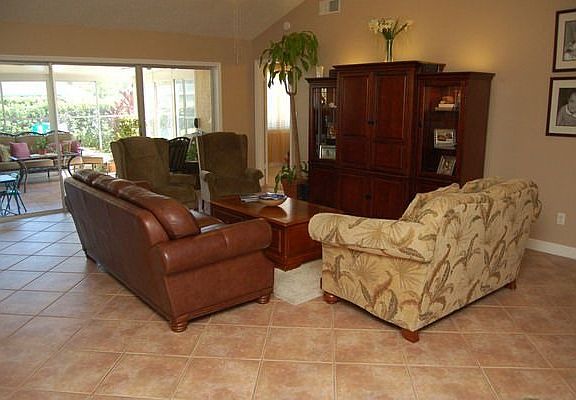 3rd image of 1582 Pinehurst Dr
