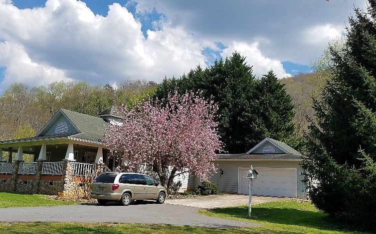 1st image of 2585 Kelley Ln