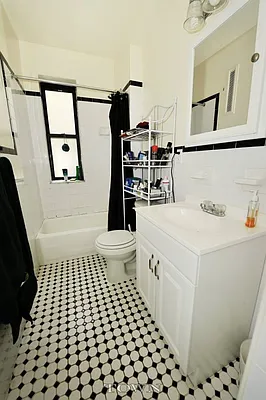 Rented by Town Residential | media 26