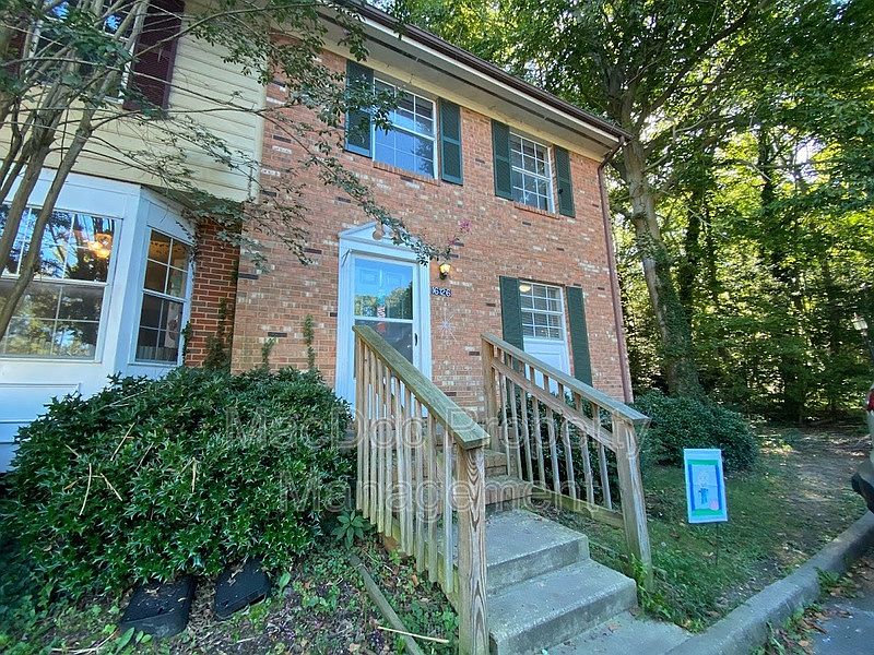 1st image of 16126 Clarence Ct