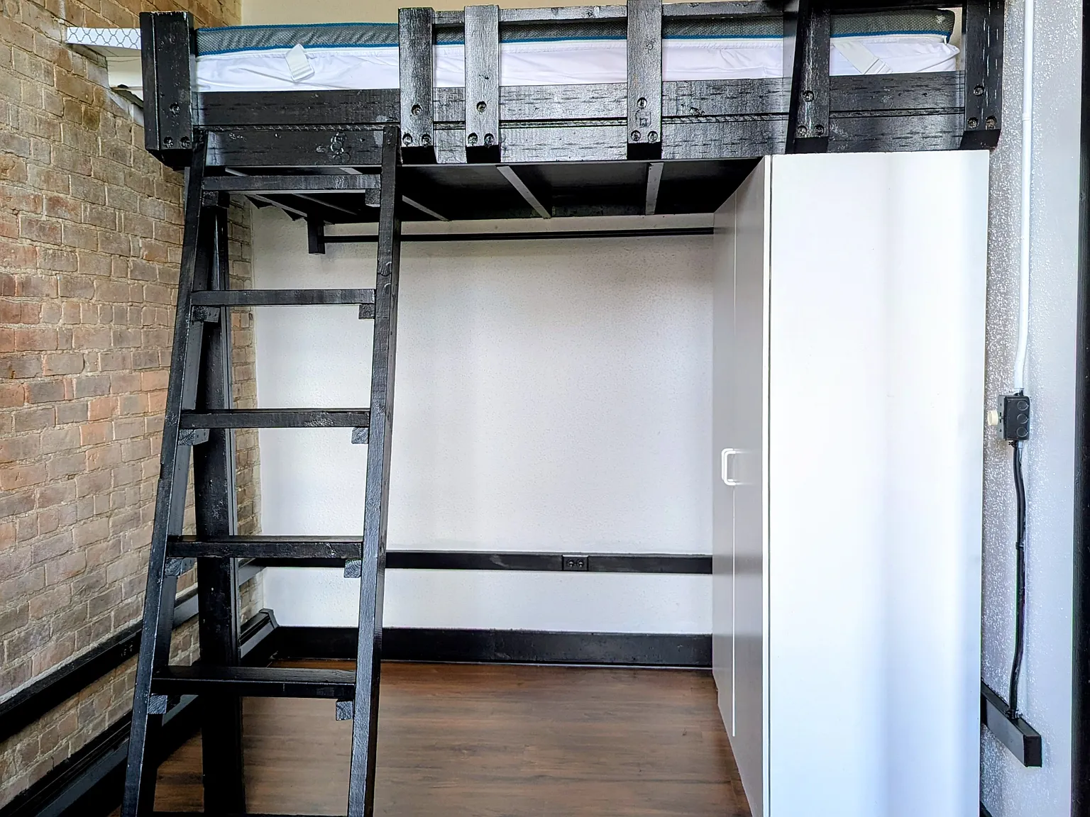 4 bed, 1372 sqft, $775 — Photo 3