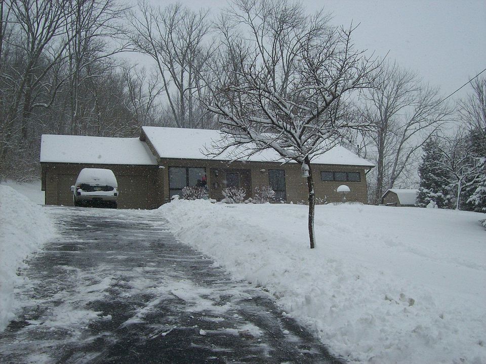 the pic. Zillow has is of a buisness down the street from us. 