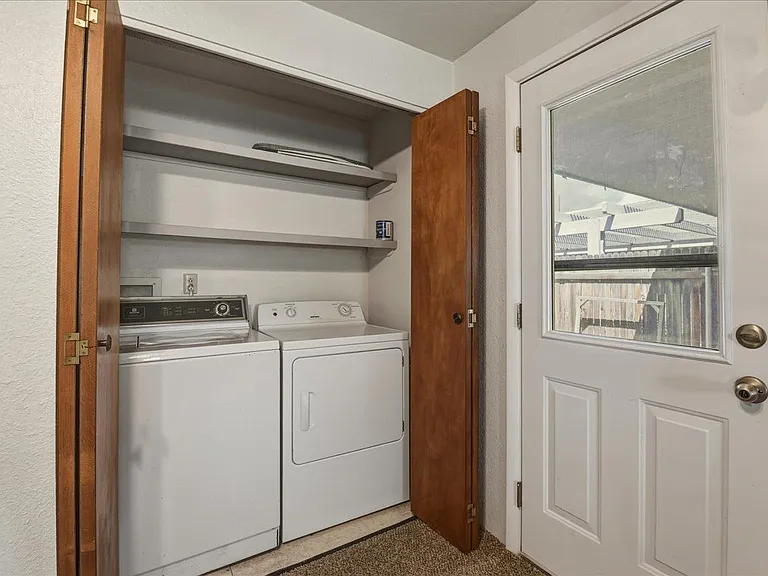 117 N Homedale Ave — Photo 19