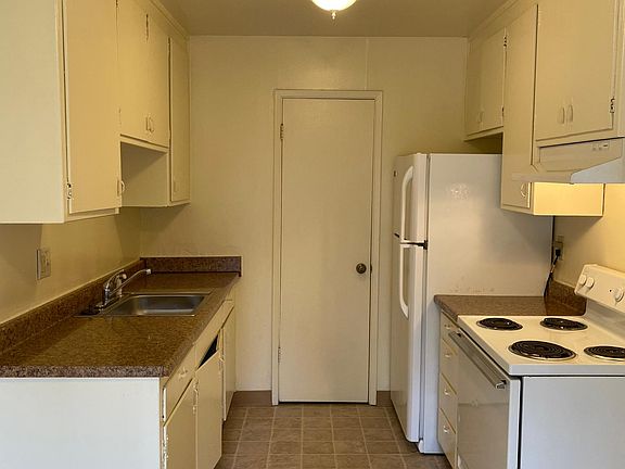 Dine-in kitchen
