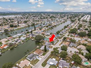 4036 Sunray Dr, Holiday, FL 34691
