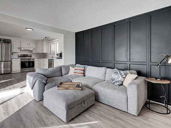 5th image of 959 Bracewood Rise SW