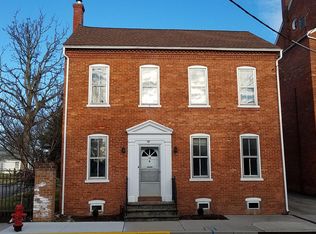 13 N Charlotte St, Manheim, PA 17545
