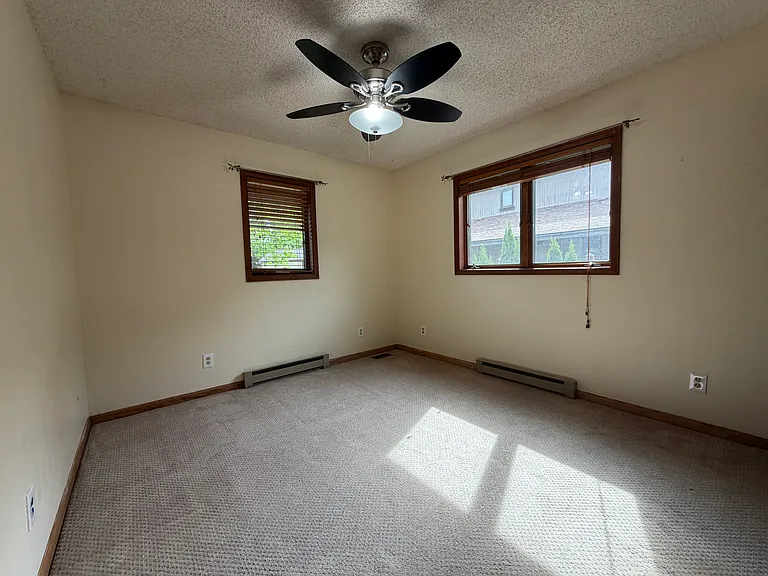 400 Fox Dr — Photo 11