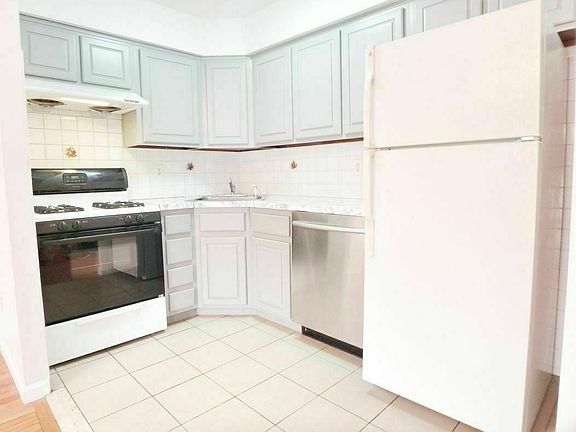 2nd image of 26-28 29th St #2