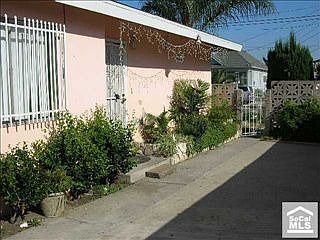 3rd image of 425 W Sepulveda St