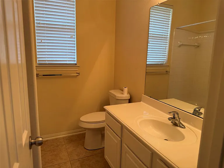 10727 Gilford Crest Dr — Photo 22