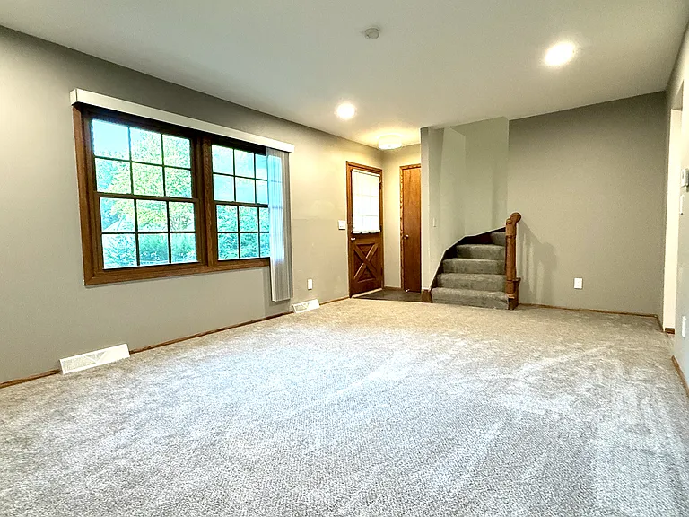 1008 W Devonshire Rd — Photo 9