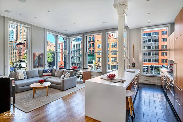 Sold by Sotheby's International Realty | media 1