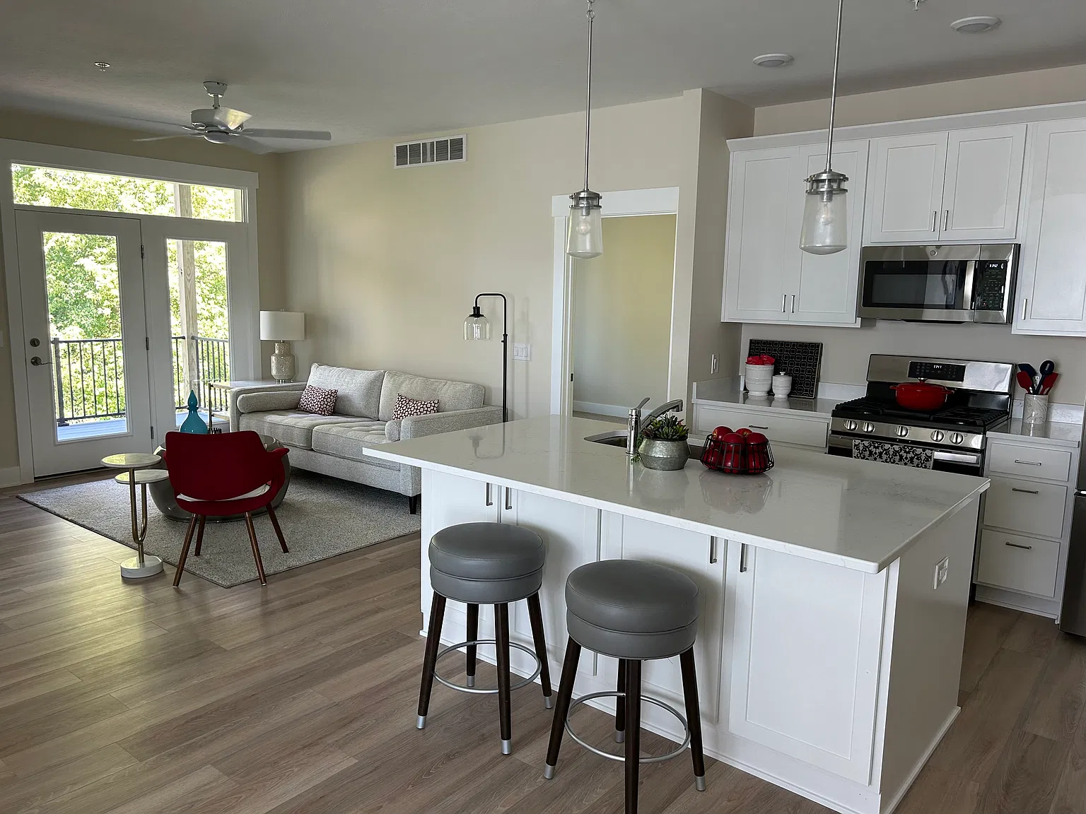 Viridian Place Condominiums — Photo 3