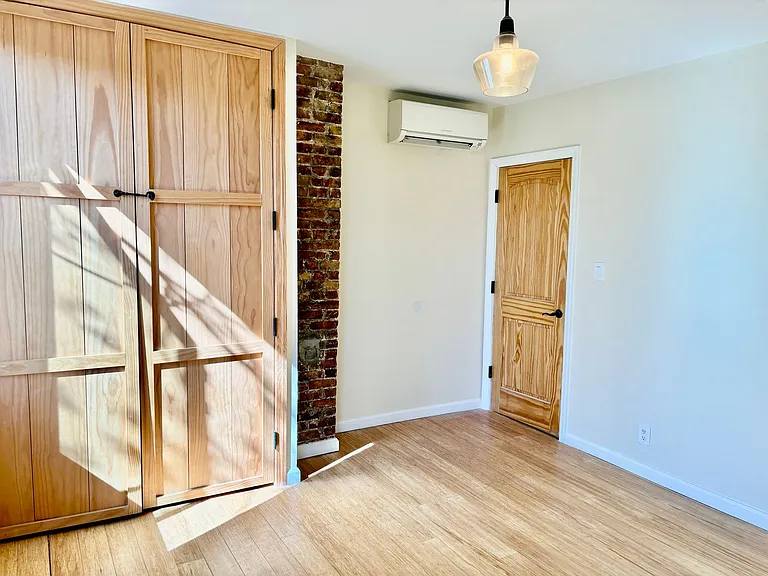 6 Rademan Pl — Photo 9