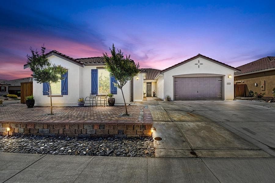 1st image of 301 Barrymore Ct