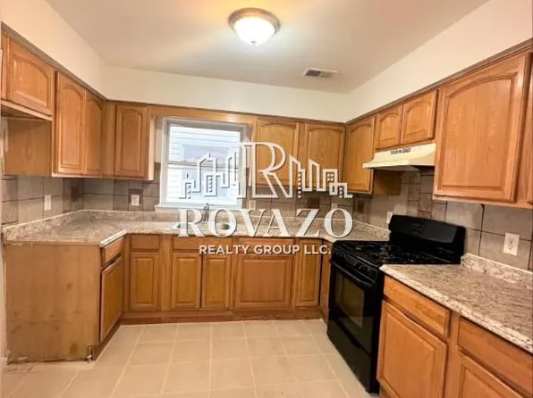 26 22nd St #2B, Irvington, NJ 07111