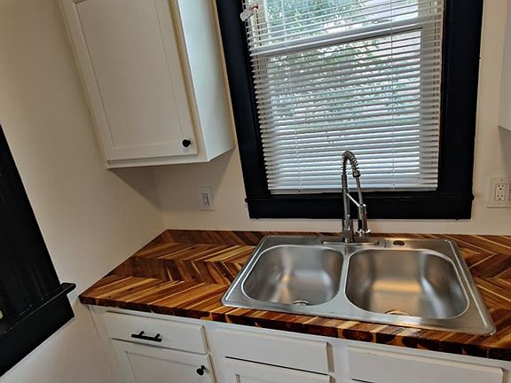 3rd image of 34 E Mechanic St #1