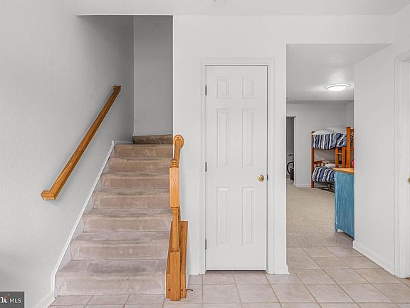 4th image of 38179 Greenport Ln