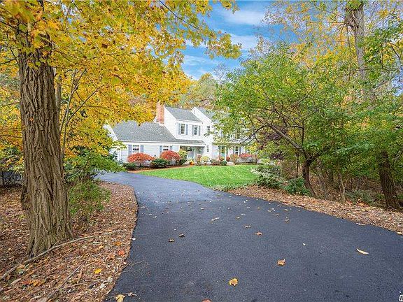 2nd image of 37 Laurel Ct