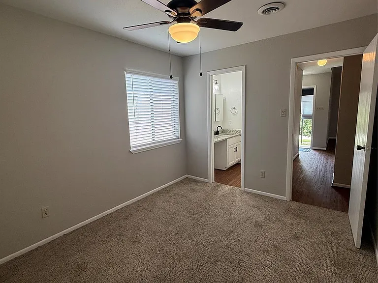 923 Carrell St #D — Photo 10