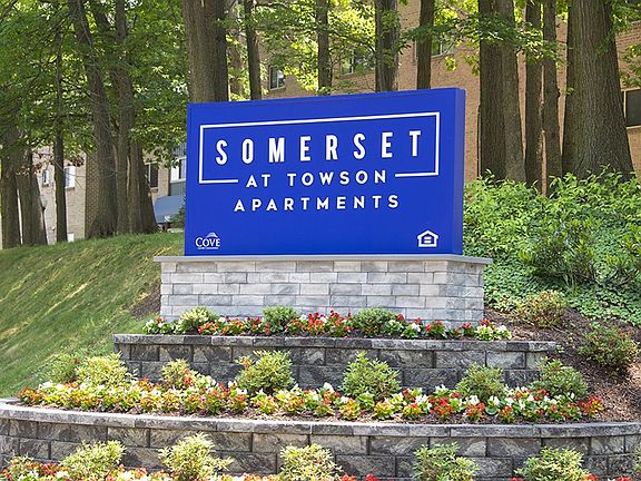 Somerset at Towson Signage