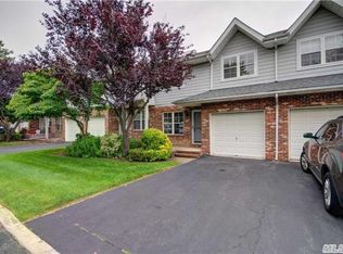 4 Springfield Cir, Central Islip, NY 11722