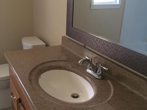 4th image of 221 Sentry Oaks Dr